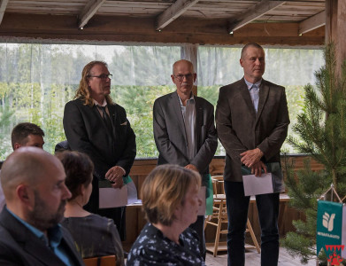 Riistanhoidon hopeinen merkki: Jorma Toivonen, Mauri Takala ja Juha Paajanen